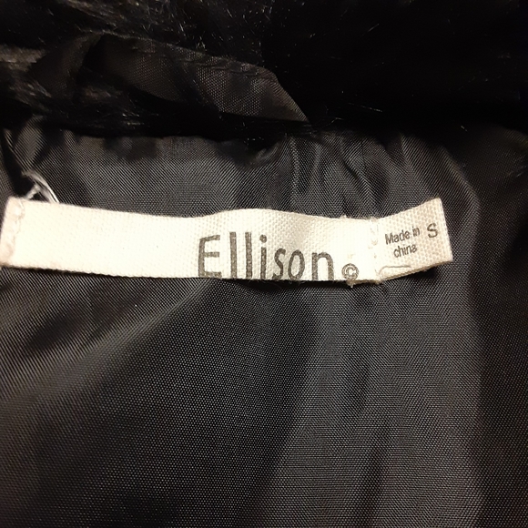 ELLISON FAUX FUR  VEST - Picture 9 of 12